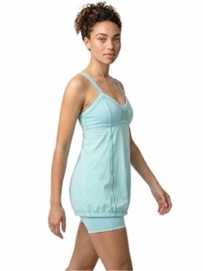 Lululemon Women's Speed Up Aruba Top Tank Size 8 Sky Blue Sleeveless Blouson Hem
